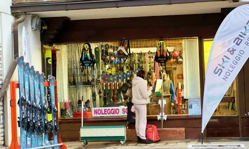 Noleggio sci, ski rental, Skiverleih Ski & Bike San Vito @ Dolomiti Superski